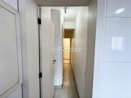 Image 32 - 1033255