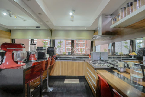 Image 31 - 1033258