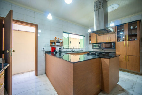 Image 30 - 1033260