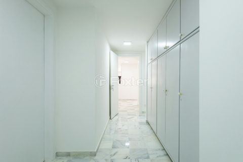 Image 11 - 1033262