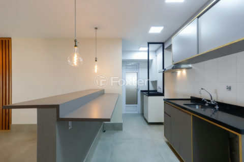Image 20 - 1033270