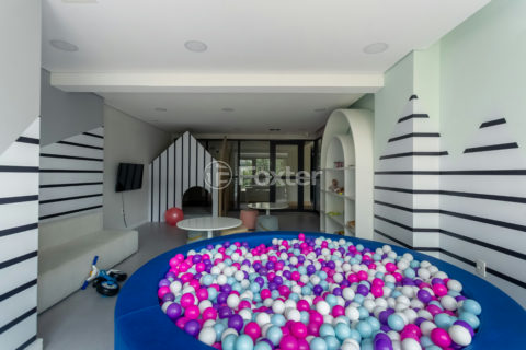 Image 30 - 1033271