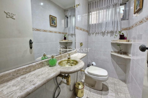 Image 17 - 1033277