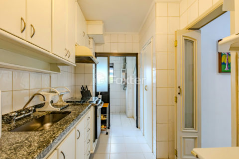 Image 22 - 1033298