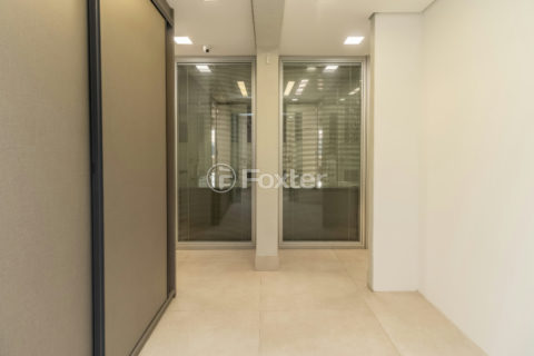 Image 42 - 1033310