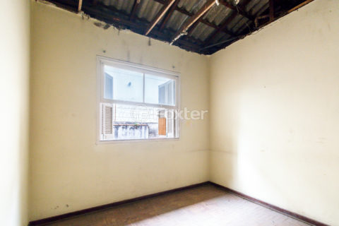 Image 30 - 1033318