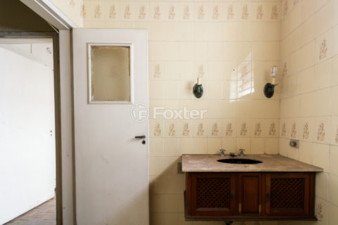 Image 28 - 1033318