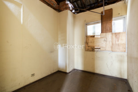 Image 32 - 1033318
