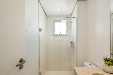 Image 32 - 1033321