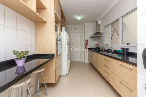 Image 7 - 1033325