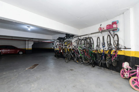 Image 40 - 1033330