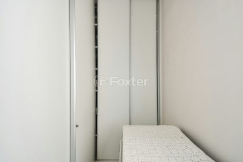 Image 32 - 1033337