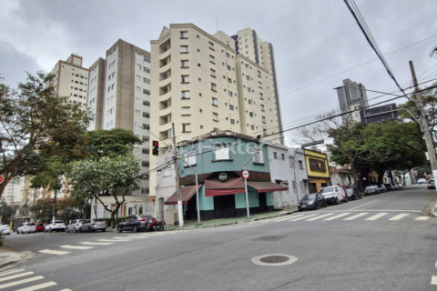 Image 2 - 1033341