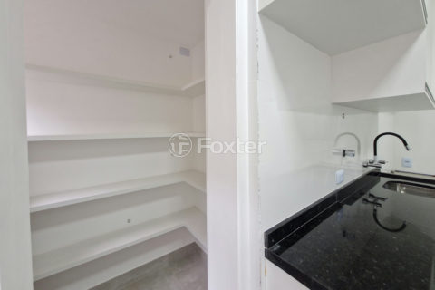 Image 32 - 1033341
