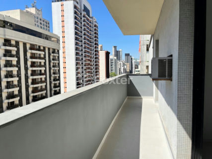 Image 6 - 1033343