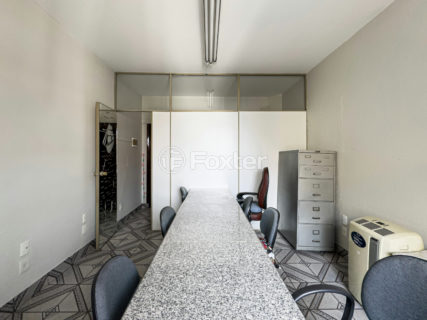 Image 4 - 1033357