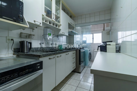 Image 11 - 1033360