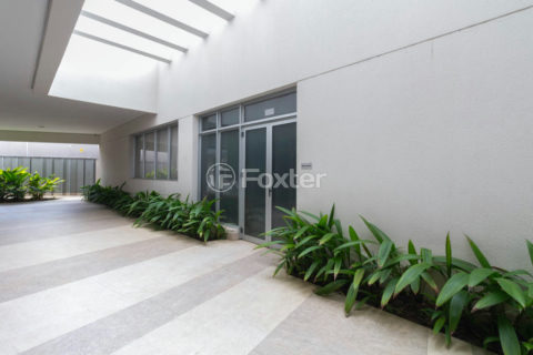 Image 42 - 1033371