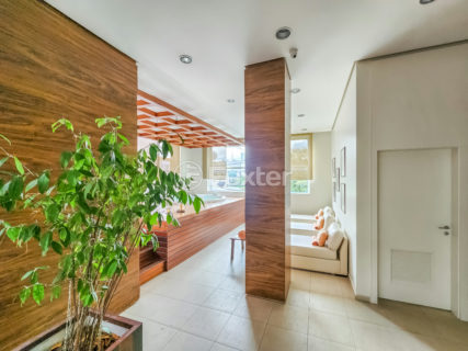 Image 39 - 1033374