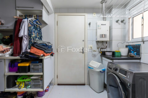 Image 30 - 1033376