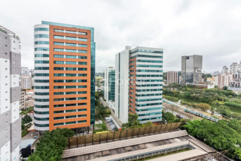 Image 17 - 1033377