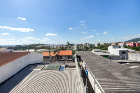 Image 16 - 1033381