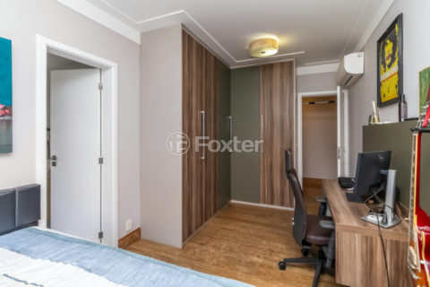 Image 32 - 1033382