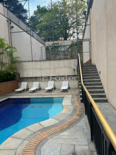 Image 2 - 1033392