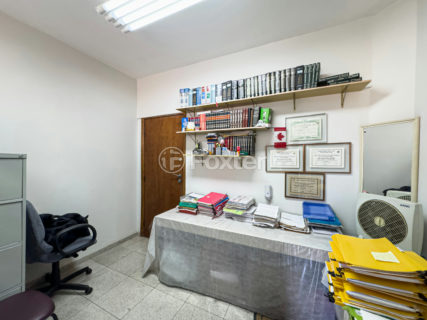 Image 4 - 1033393
