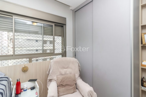 Image 20 - 1033403