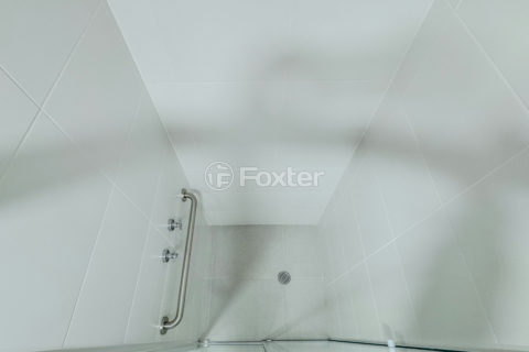 Image 21 - 1033405