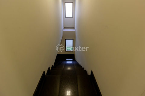 Image 61 - 1033420