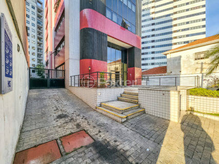 Image 30 - 1033421