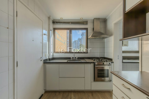 Image 30 - 1033422