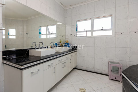 Image 50 - 1033428