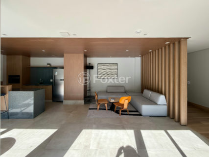 Image 44 - 1033432