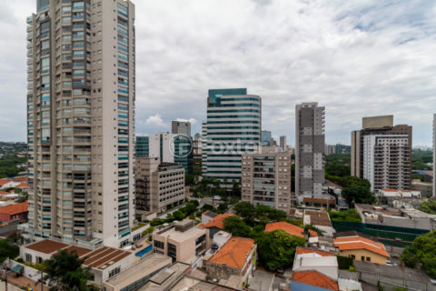 Image 24 - 1033435