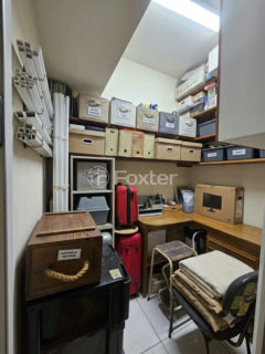 Image 10 - 1033446
