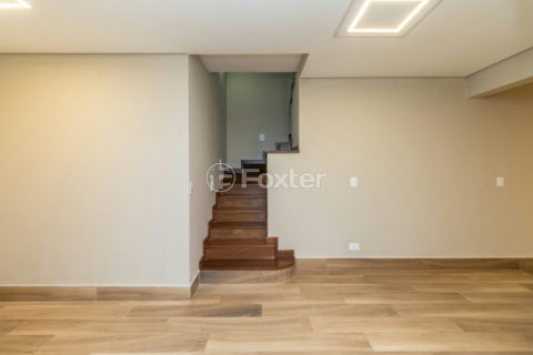 Image 25 - 1033449