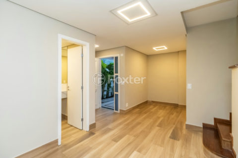 Image 49 - 1033449