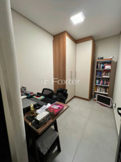 Image 23 - 1033457