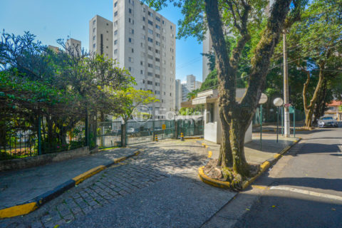 Image 27 - 1033458