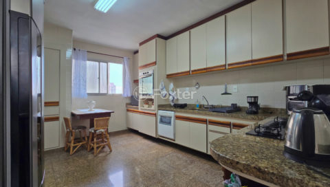 Image 7 - 1033459