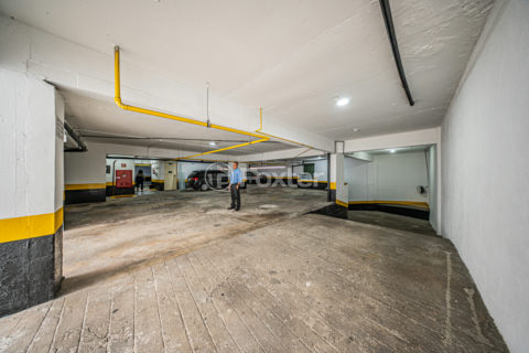 Image 33 - 1033464
