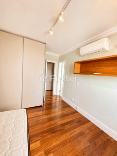 Image 31 - 1033473