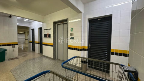 Image 40 - 1033476