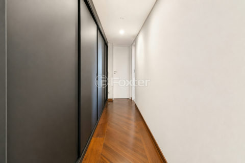 Image 29 - 1033497
