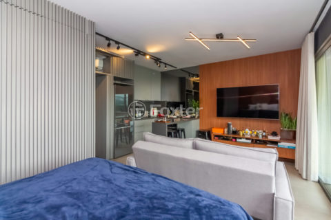 Image 6 - 1033498