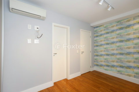 Image 33 - 1033541