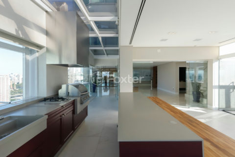 Image 21 - 1033541